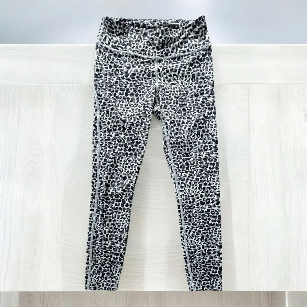 Outdoor Voices Size Small Leggings 3/4 Crop Animal Print White Black Athleisure